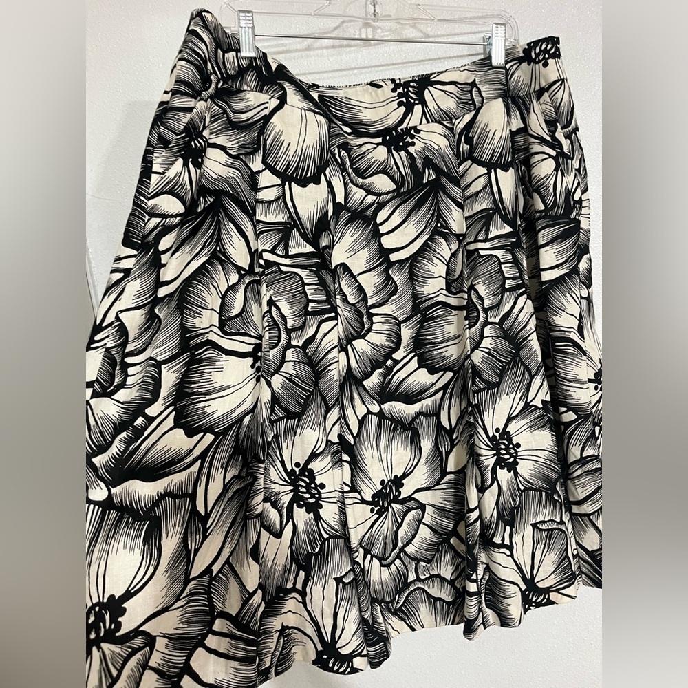 Style and company 100% linen, black and white a line plated skirt Sz 16 woman - Picture 2 of 5